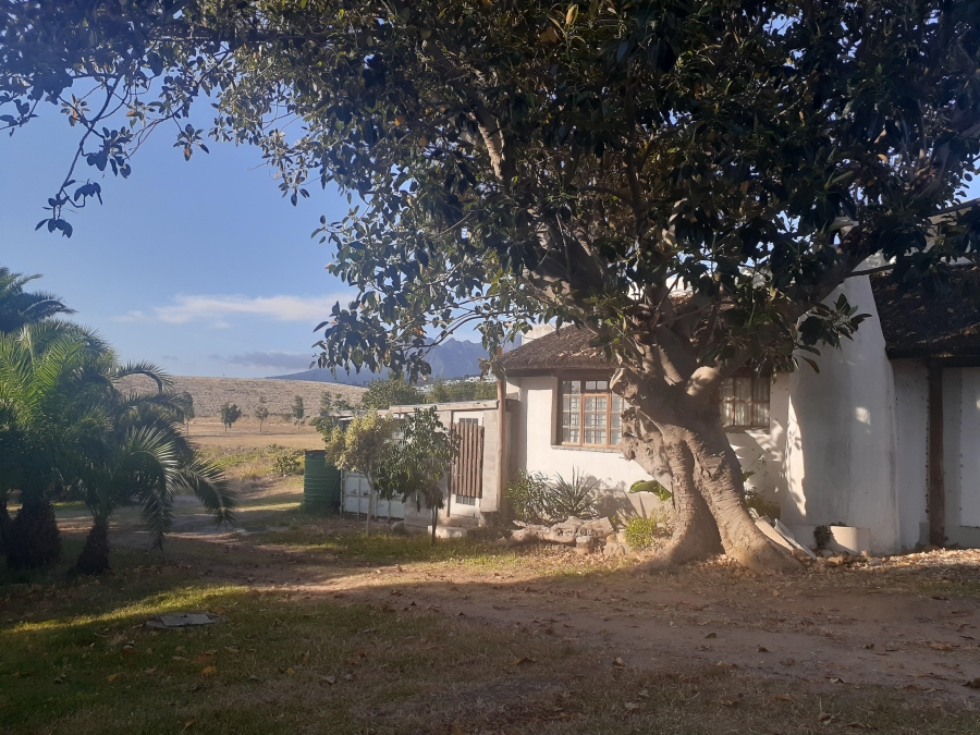 3 Bedroom Property for Sale in Sir Lowrys Pass Village Western Cape